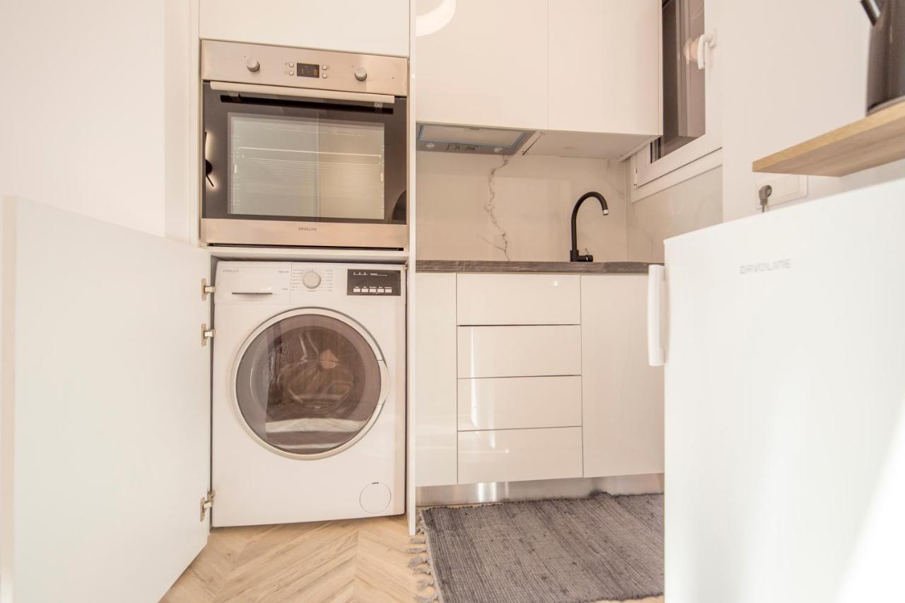 Lovely Studio 1' From Attiki Metro Station アテネ エクステリア 写真